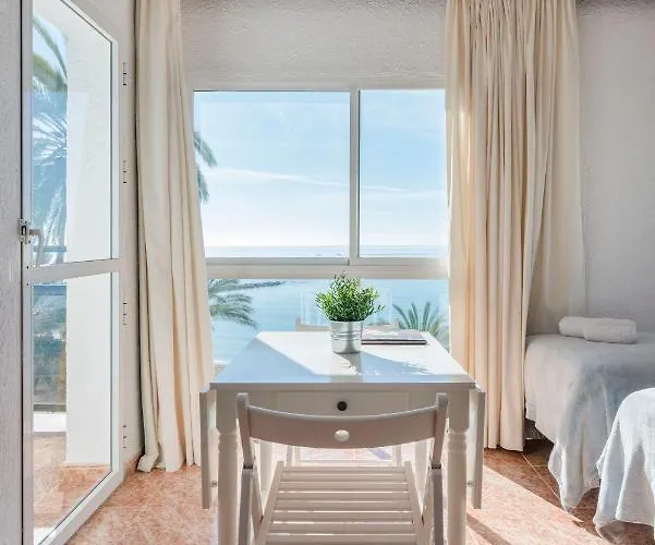 Skol Sea Views 公寓 *